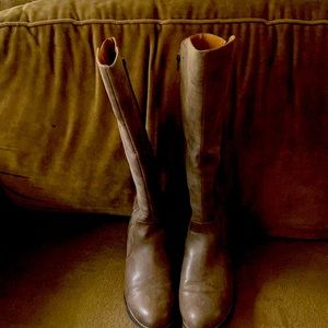 Women”s tall gray boots
